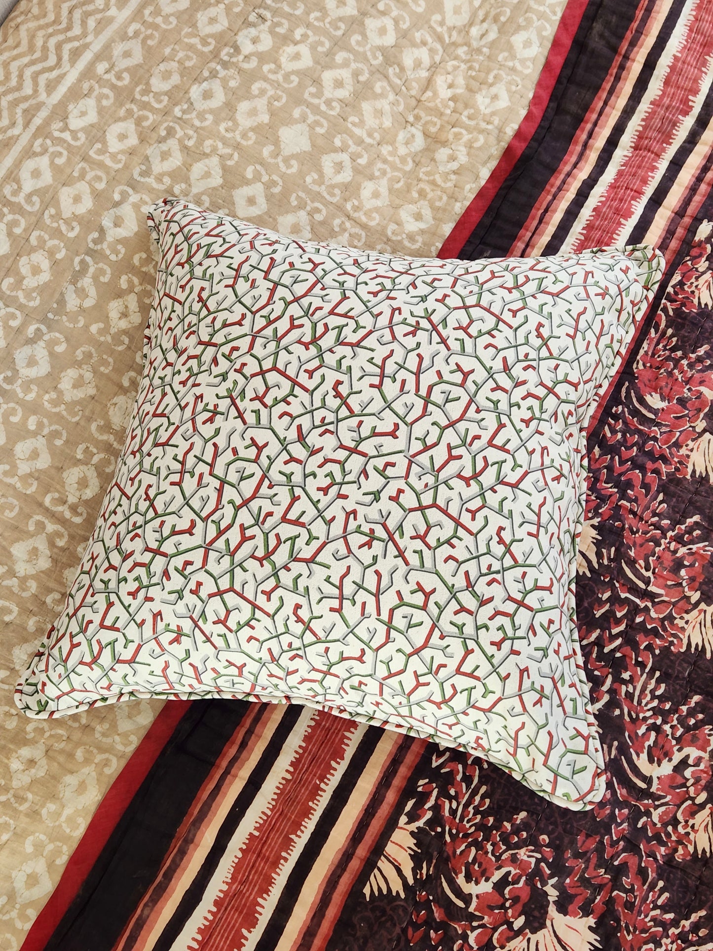 Amaze cushion cover